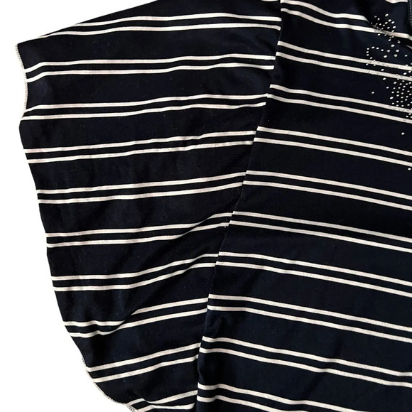Cute navy and white flare sleeve top - Picture 3 of 5